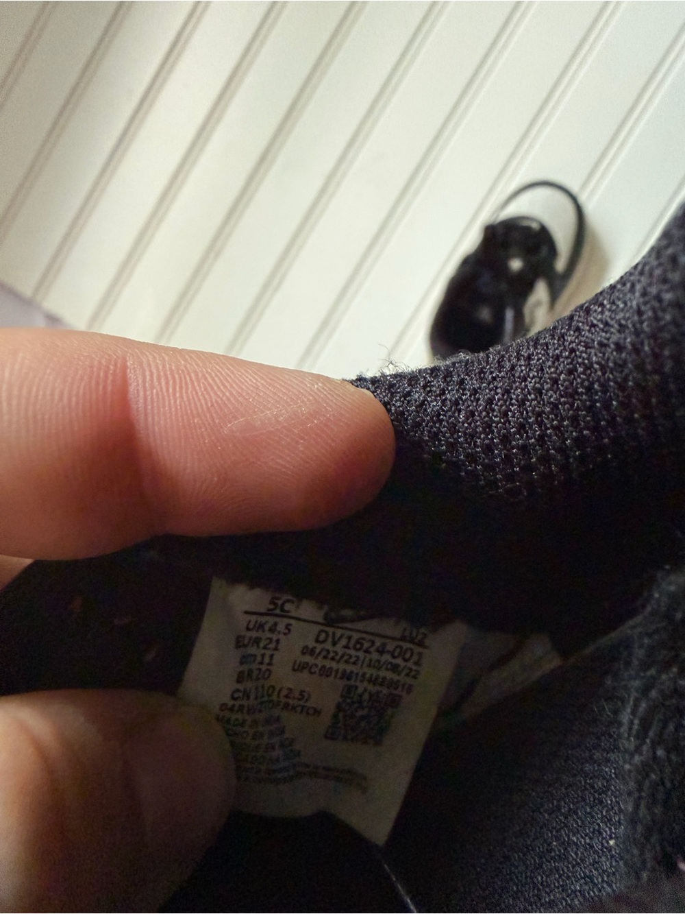 Nike Kids Black and White Low-Top Sneakers with Mini Swoosh - Picture 5 of 6